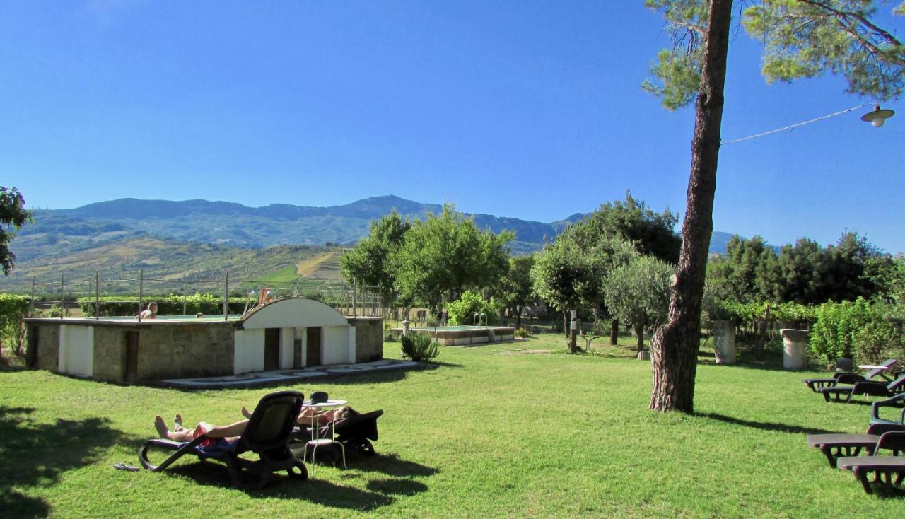 Agriturismo "Borgo Madonna Degli Angeli" - Charming Cottages In The Gardens ! Tocco da Casauria ภายนอก รูปภาพ